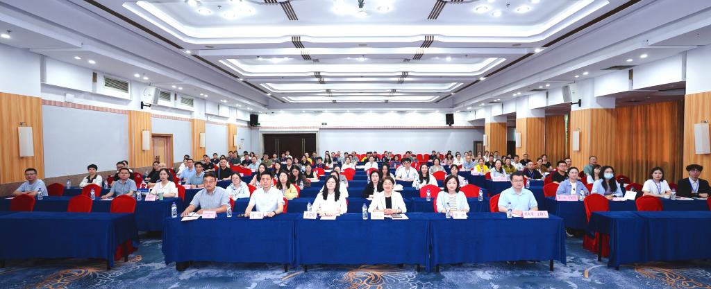 崇健行健|谈球吧顺利召开2026年福建省乡村医生规范培训工作会议